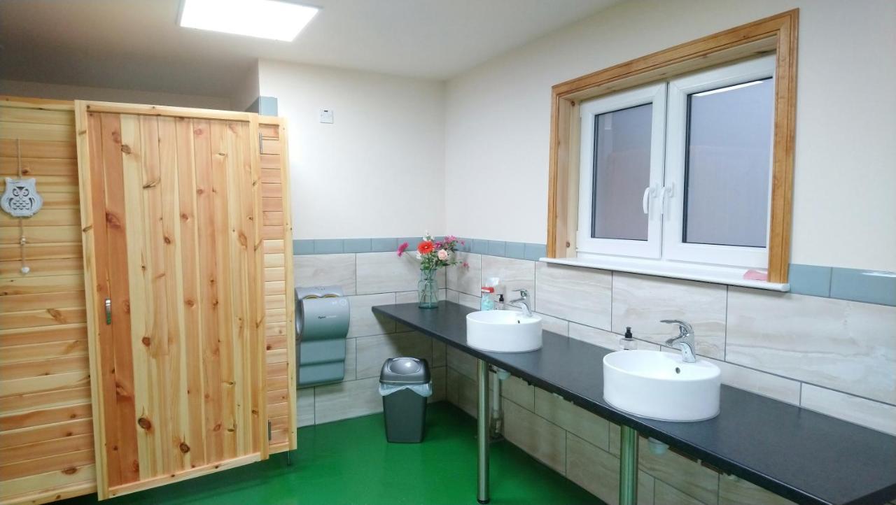 Camping Pod Heaven Brackla Esterno foto